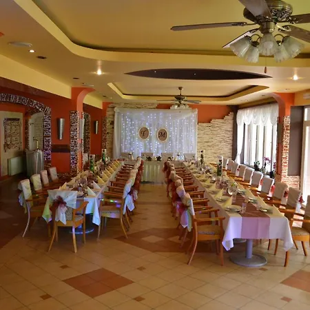 Centrum Wypoczynkowo-konferencyjne Zacisze Resort *